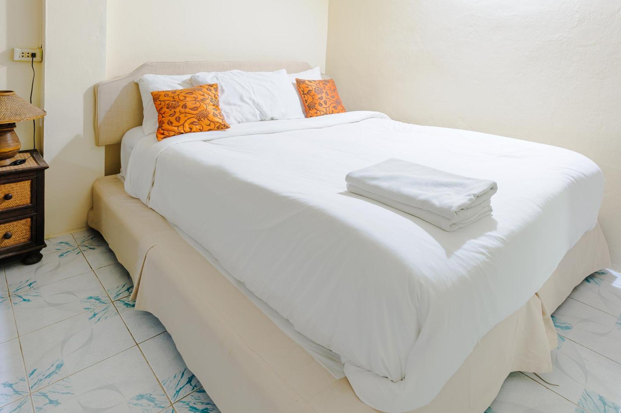 High5 Guesthouse Pattaya Luaran gambar