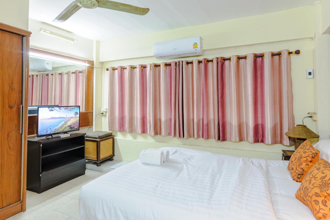 High5 Guesthouse Pattaya Luaran gambar