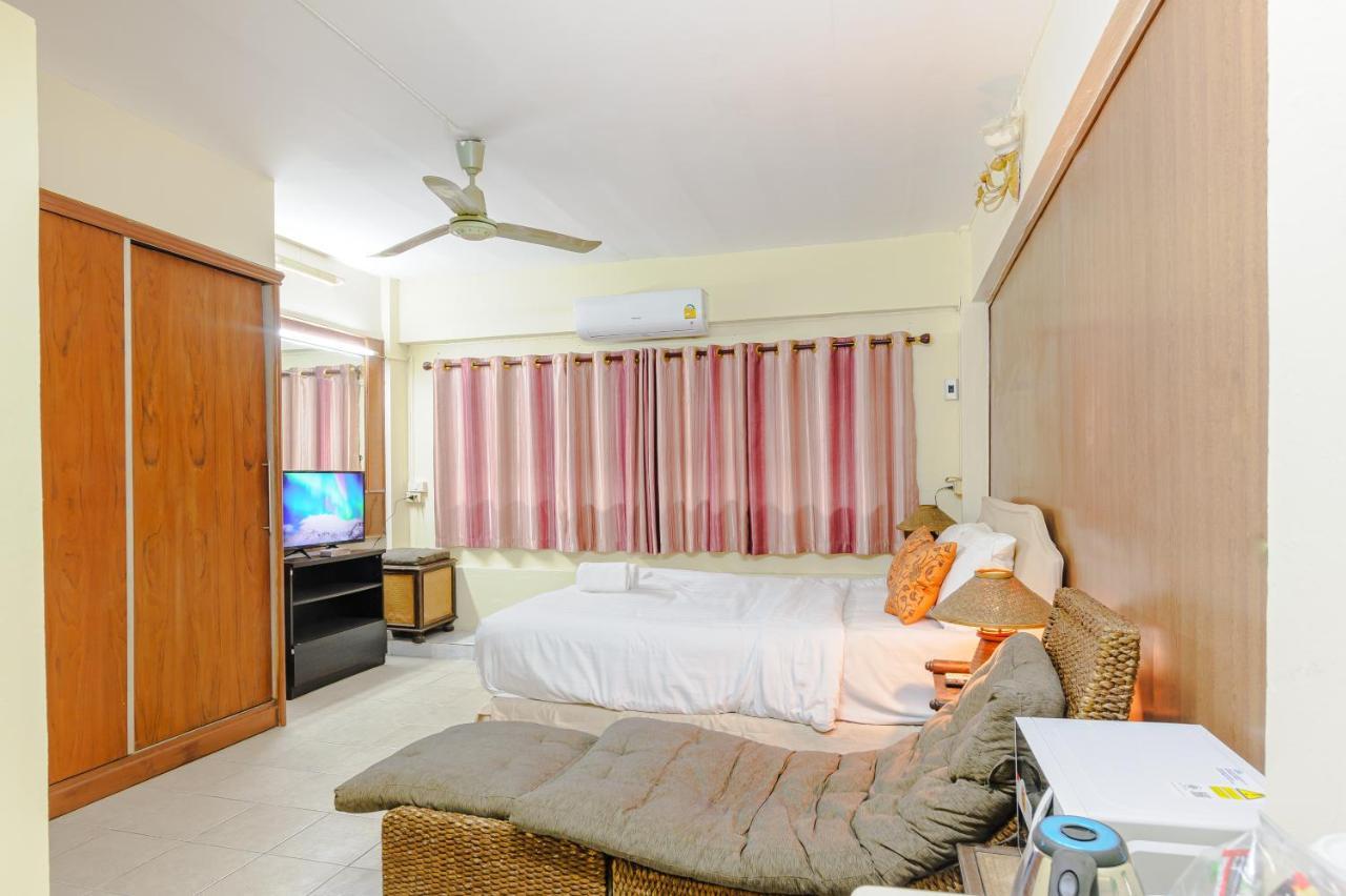 High5 Guesthouse Pattaya Luaran gambar