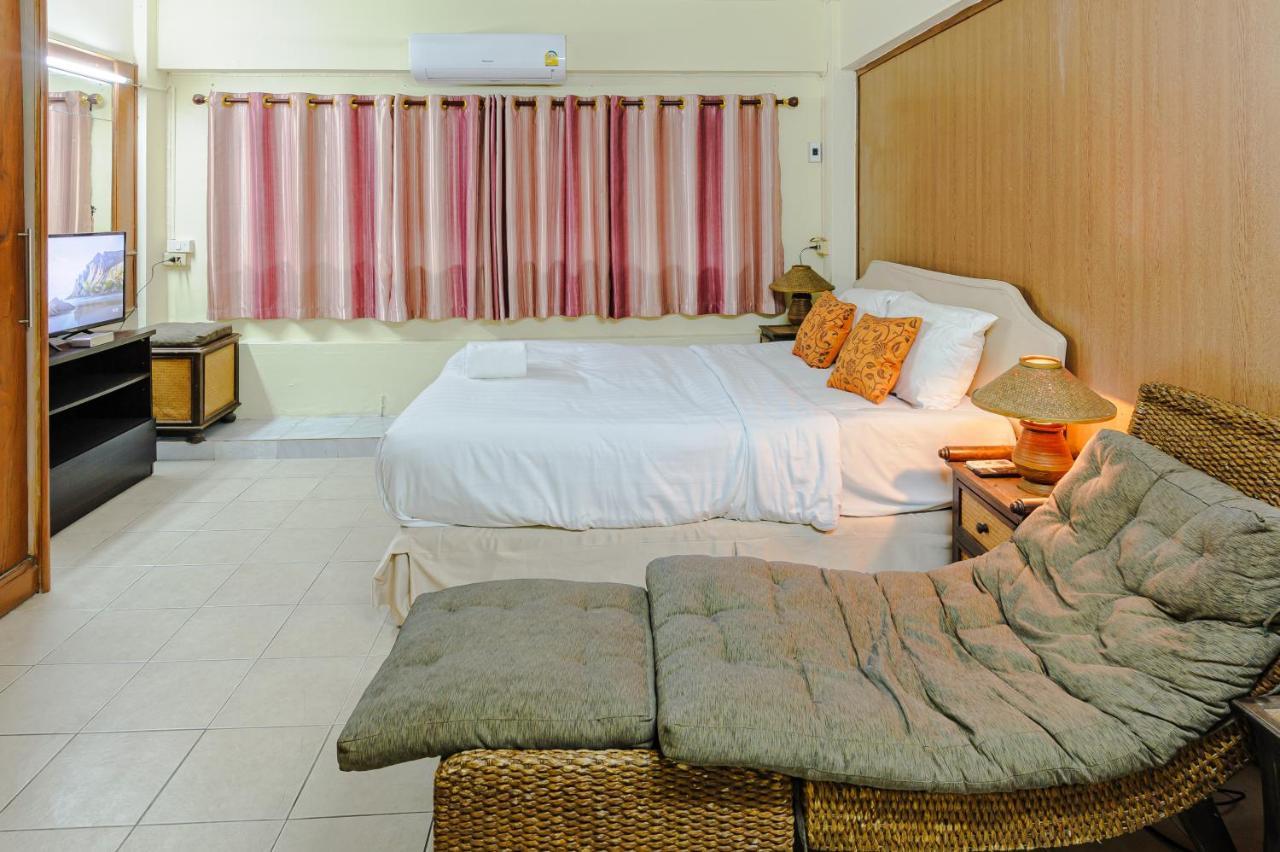 High5 Guesthouse Pattaya Luaran gambar