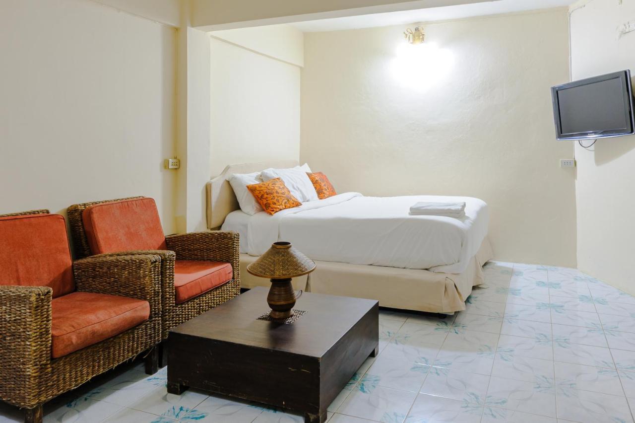 High5 Guesthouse Pattaya Luaran gambar