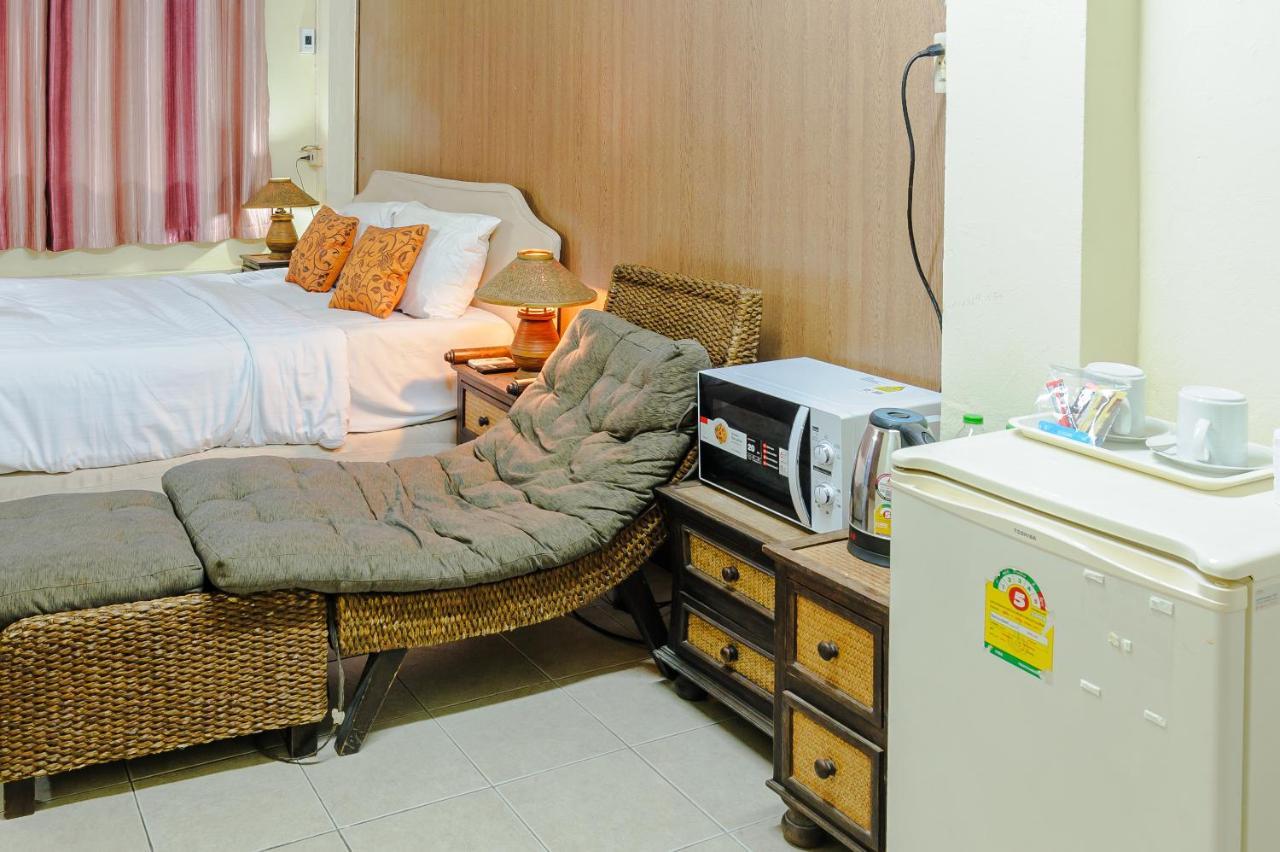 High5 Guesthouse Pattaya Luaran gambar