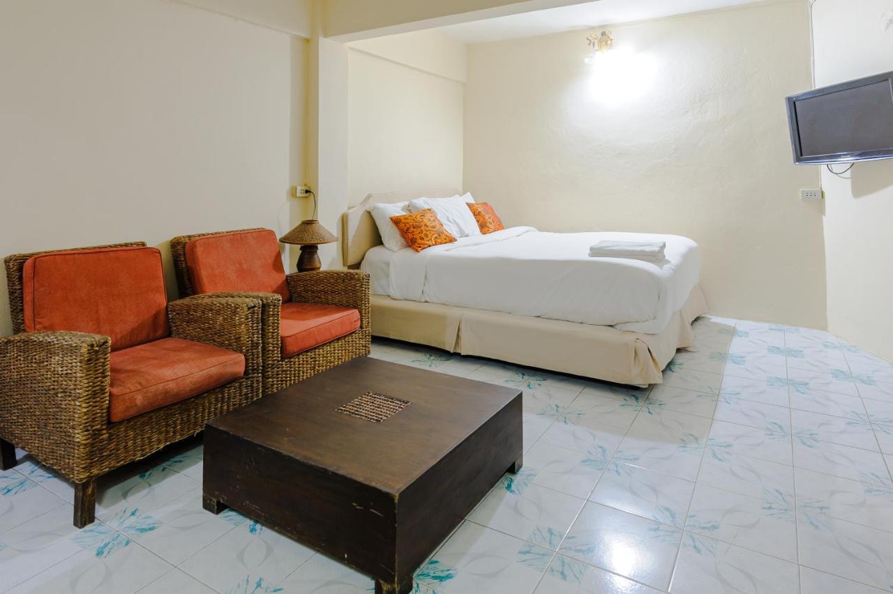 High5 Guesthouse Pattaya Luaran gambar