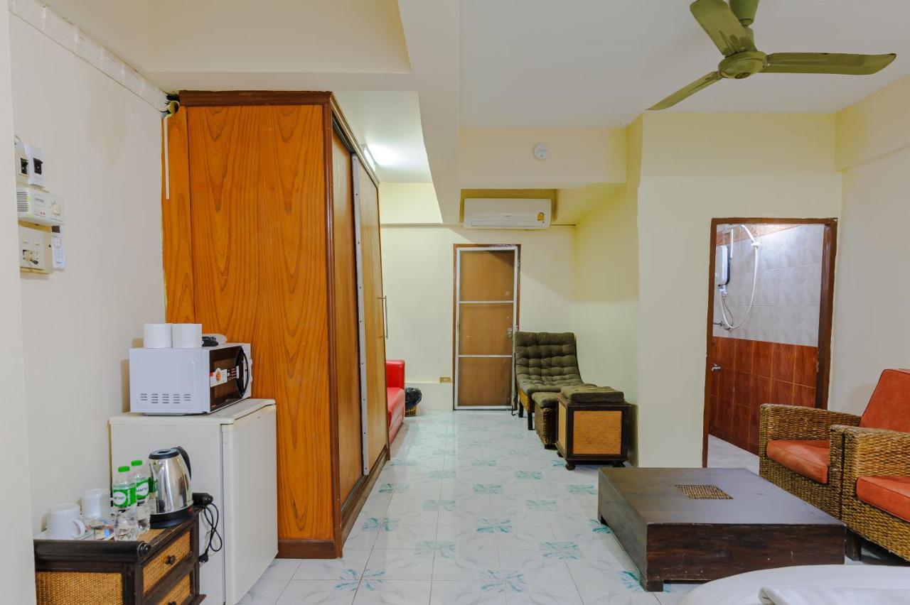 High5 Guesthouse Pattaya Luaran gambar