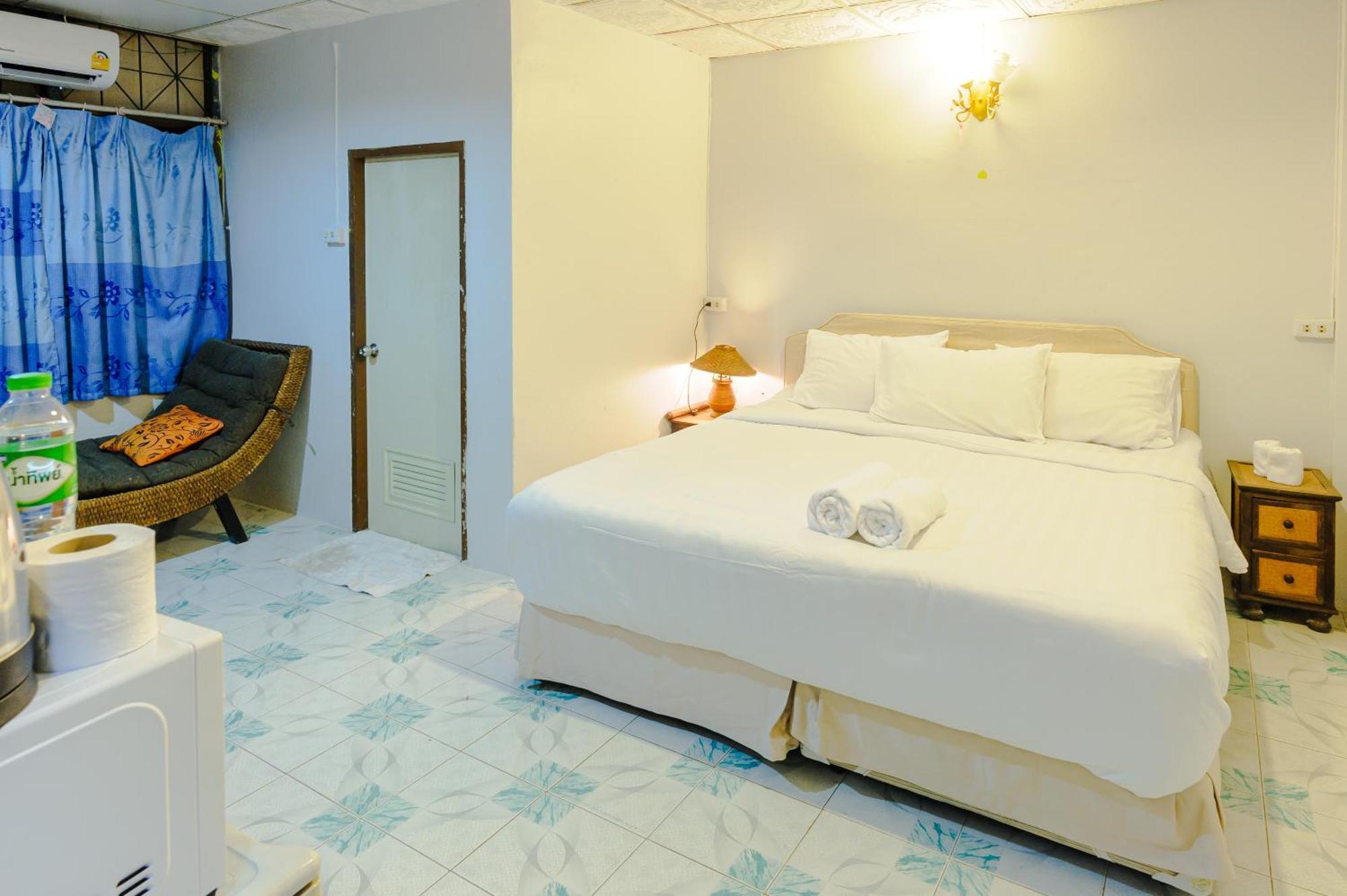 High5 Guesthouse Pattaya Luaran gambar