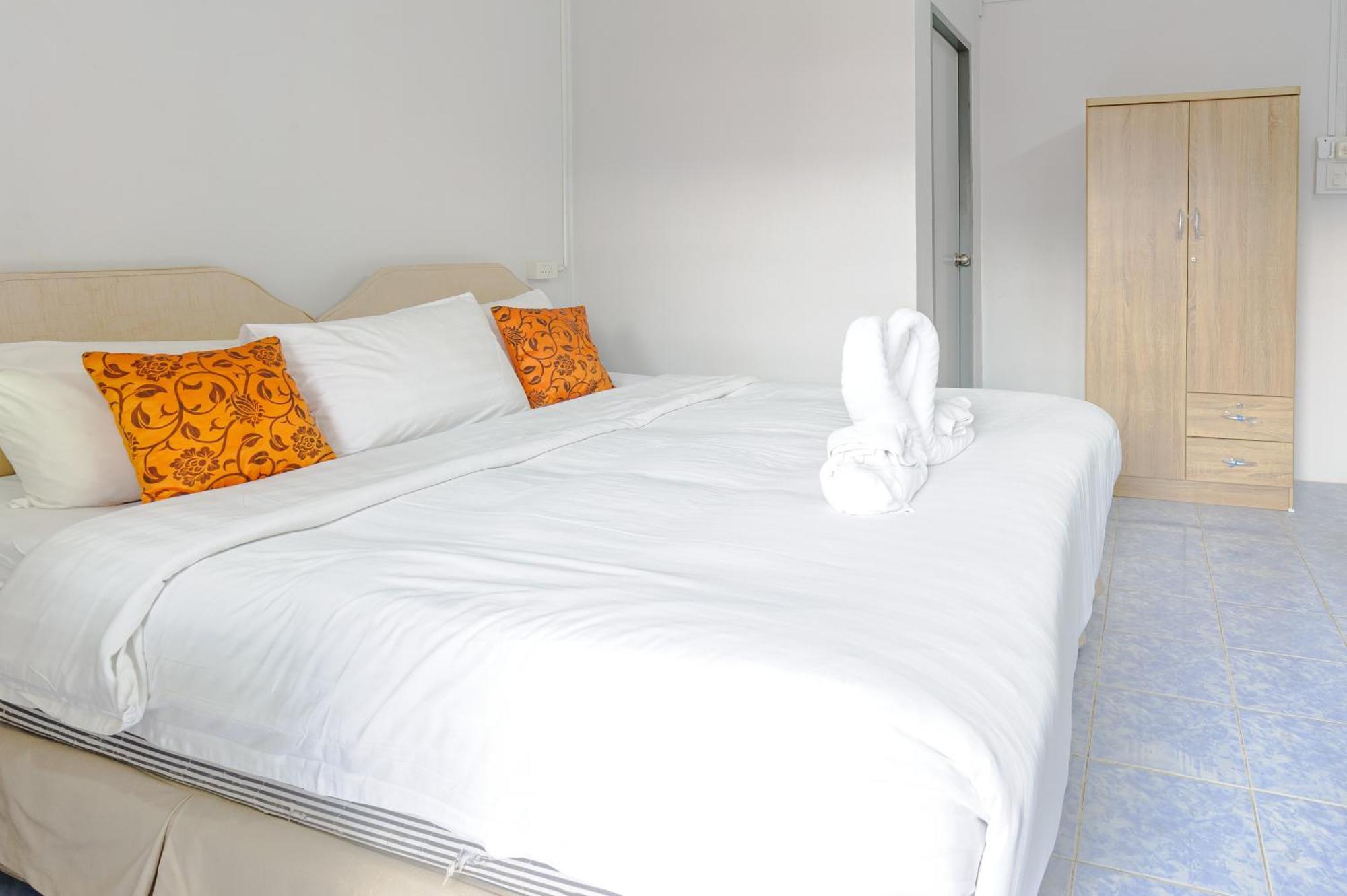 High5 Guesthouse Pattaya Luaran gambar