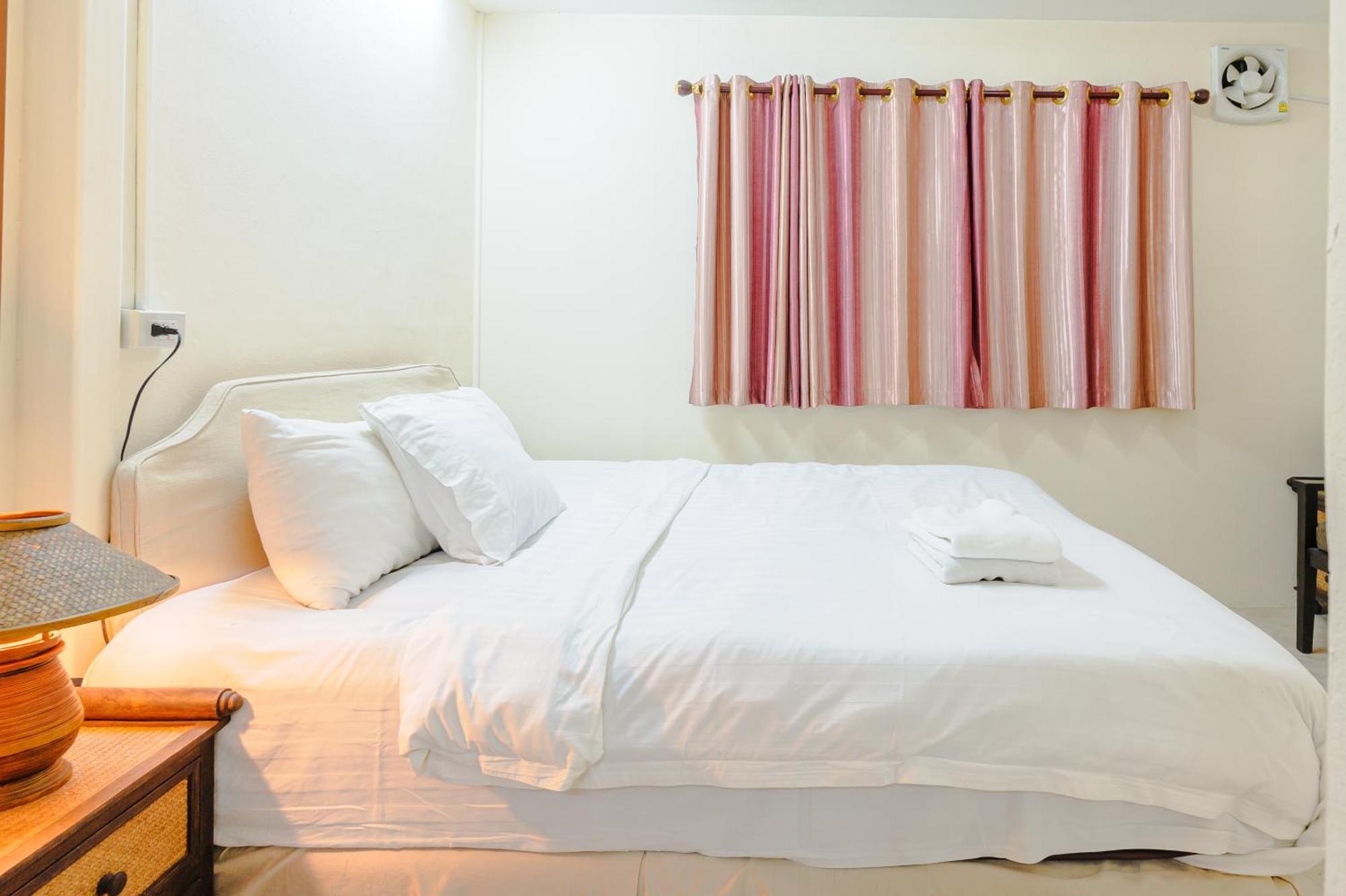 High5 Guesthouse Pattaya Luaran gambar