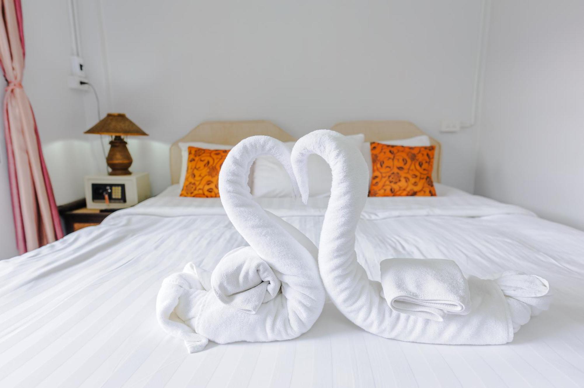 High5 Guesthouse Pattaya Luaran gambar