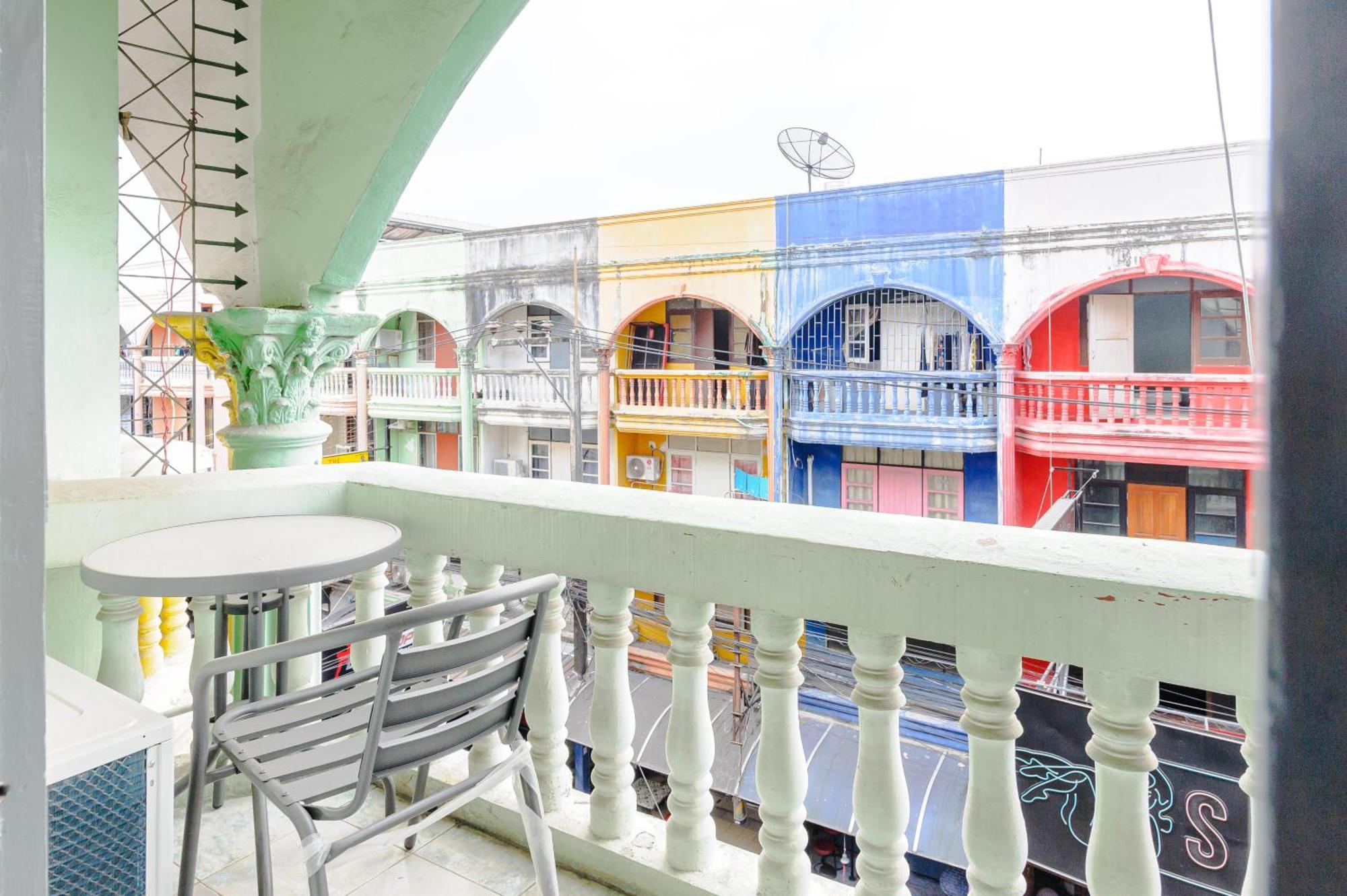 High5 Guesthouse Pattaya Luaran gambar