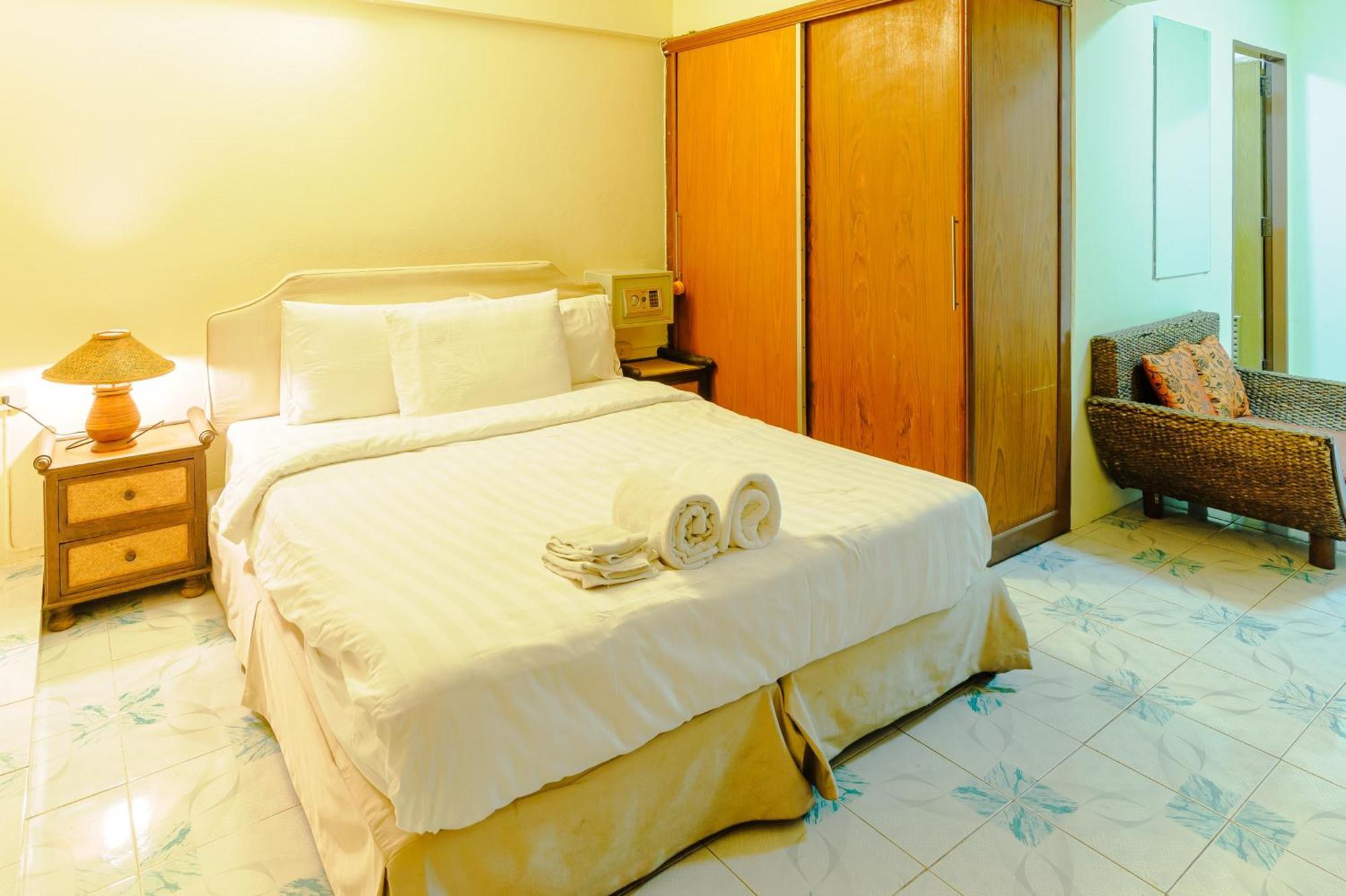High5 Guesthouse Pattaya Luaran gambar