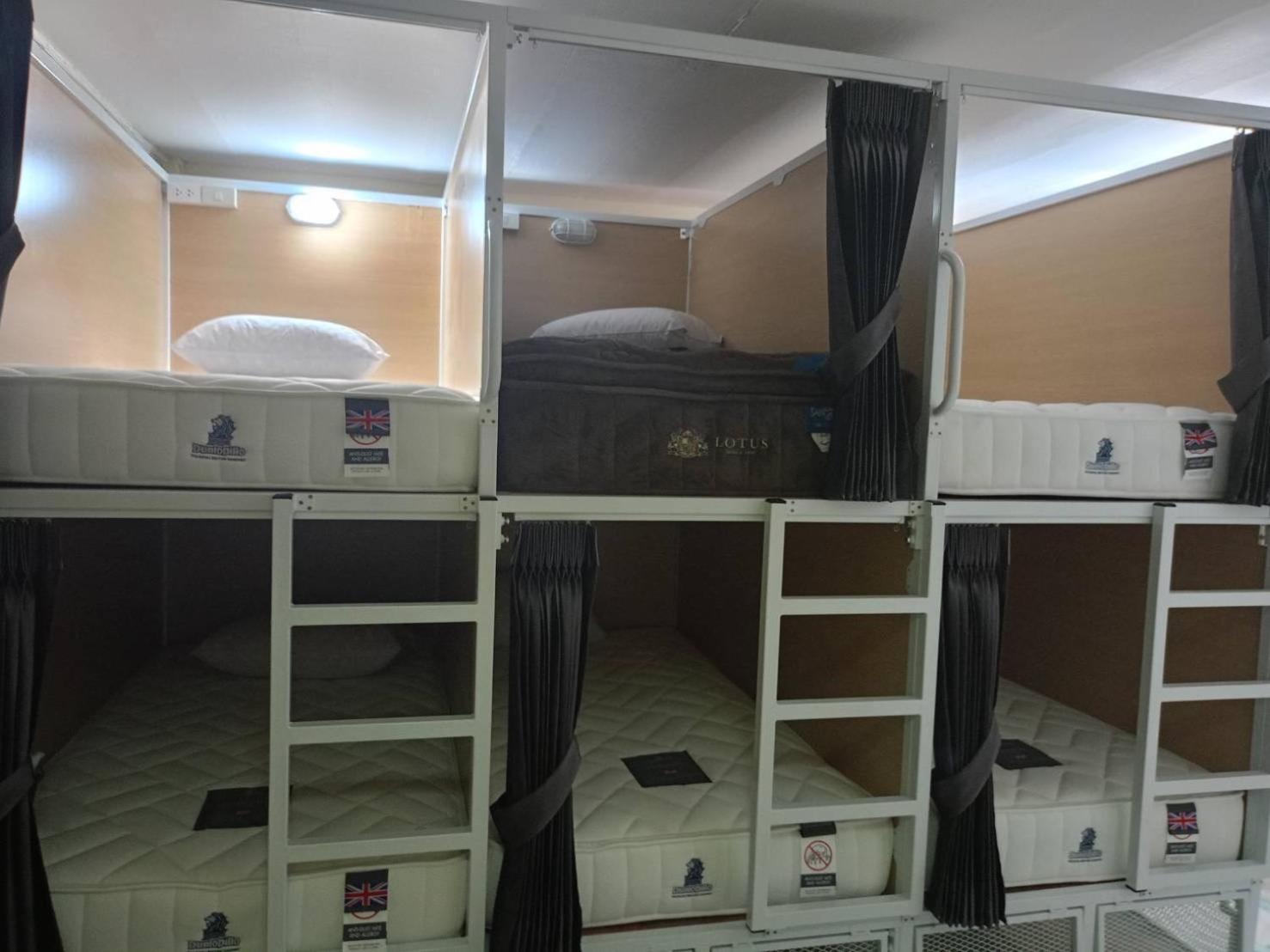 High5 Guesthouse Pattaya Luaran gambar