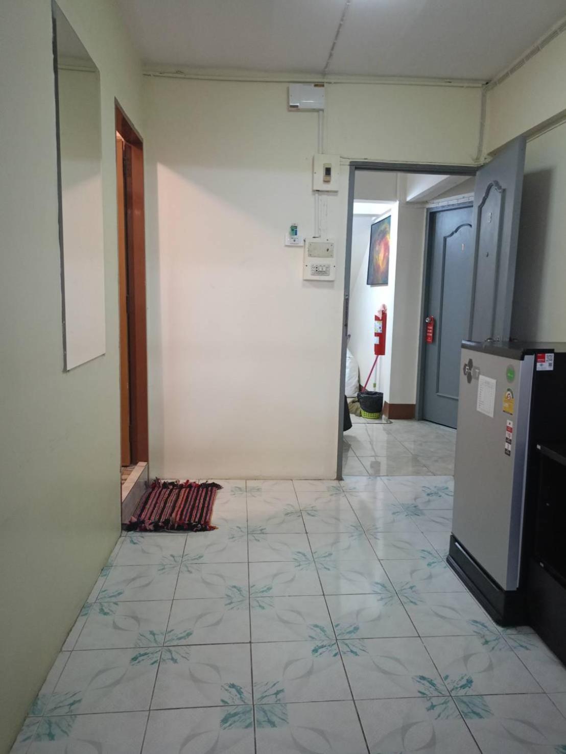 High5 Guesthouse Pattaya Luaran gambar